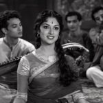 Salladelle Shyamane Ee Sarasa Lyrics